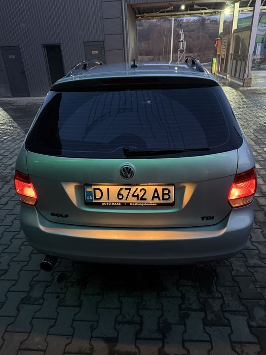 Volkswagen Golf Variant 2011 р. | 1.6 дизель | універсал