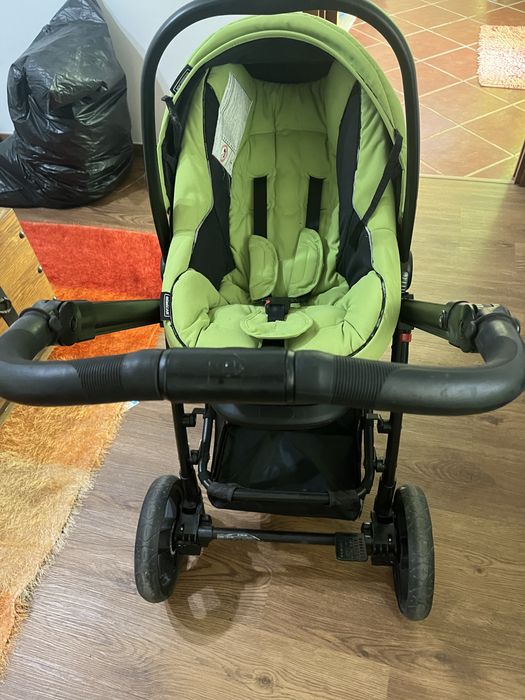 Carrinho verde, super completo  - passeio e cadeira e ovo