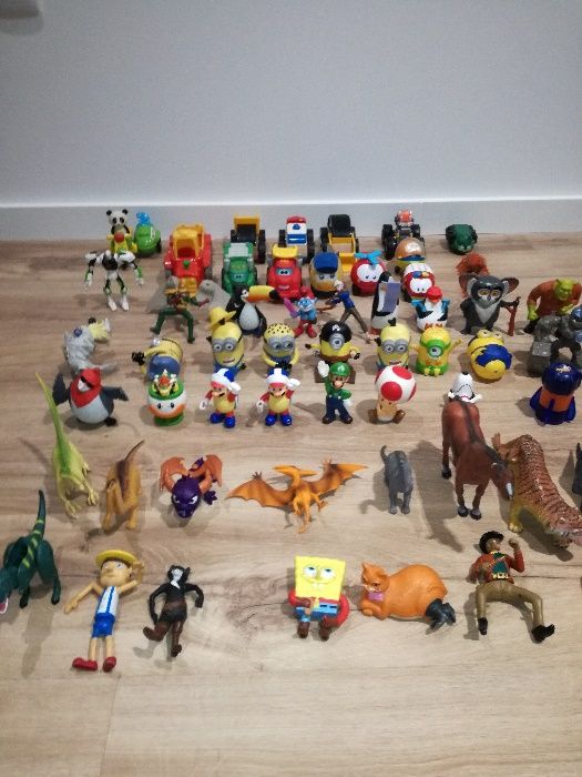 conjunto de figuras animadas bonecos e carros