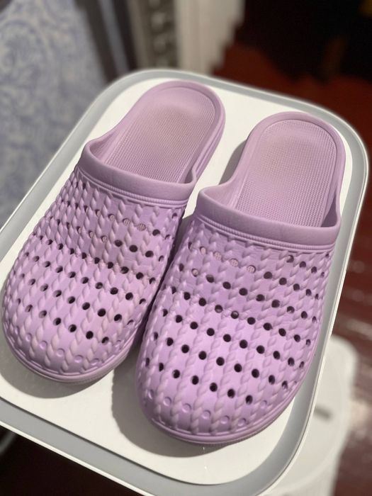 Жіночі шльопанці 38 розмір тапочки крокси резиновые тапки