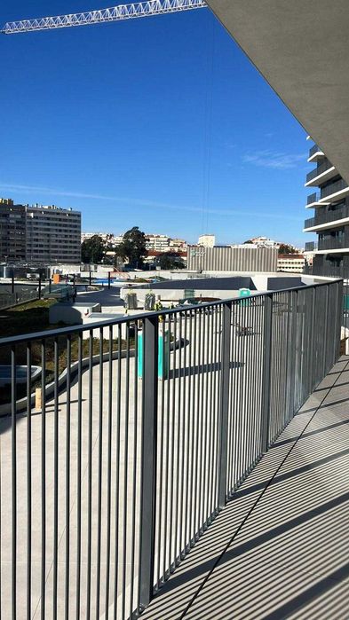 T2 no Campo Novo a Estrear - design moderno, localização central e com excelente acessibilidade