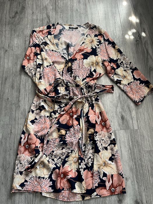 Śliczna przewiewna sukienka