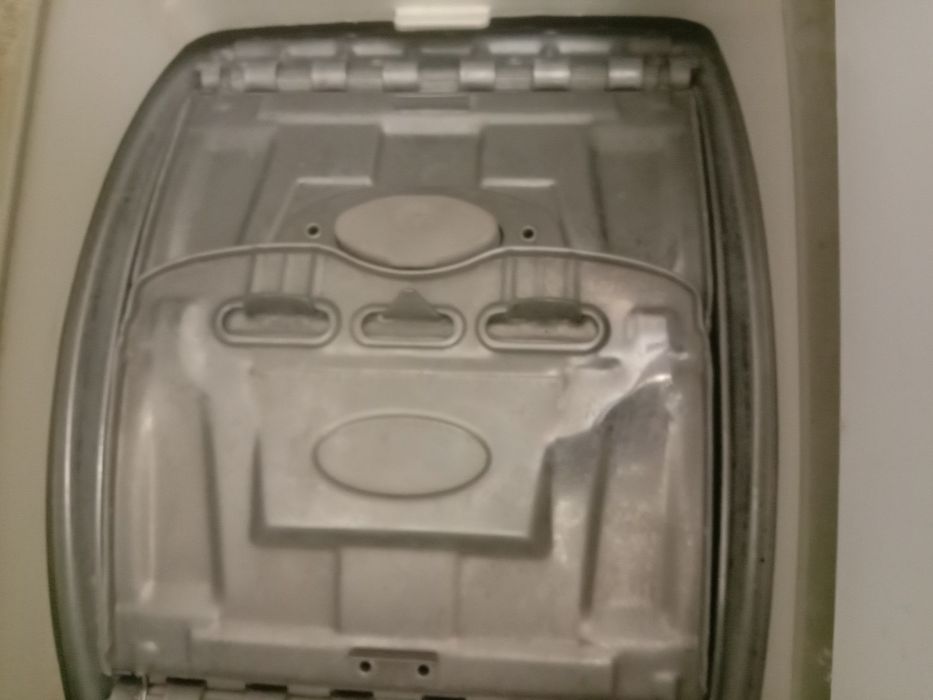 Продам Аристон  стиральную машину  б/у матор целый под ремонт