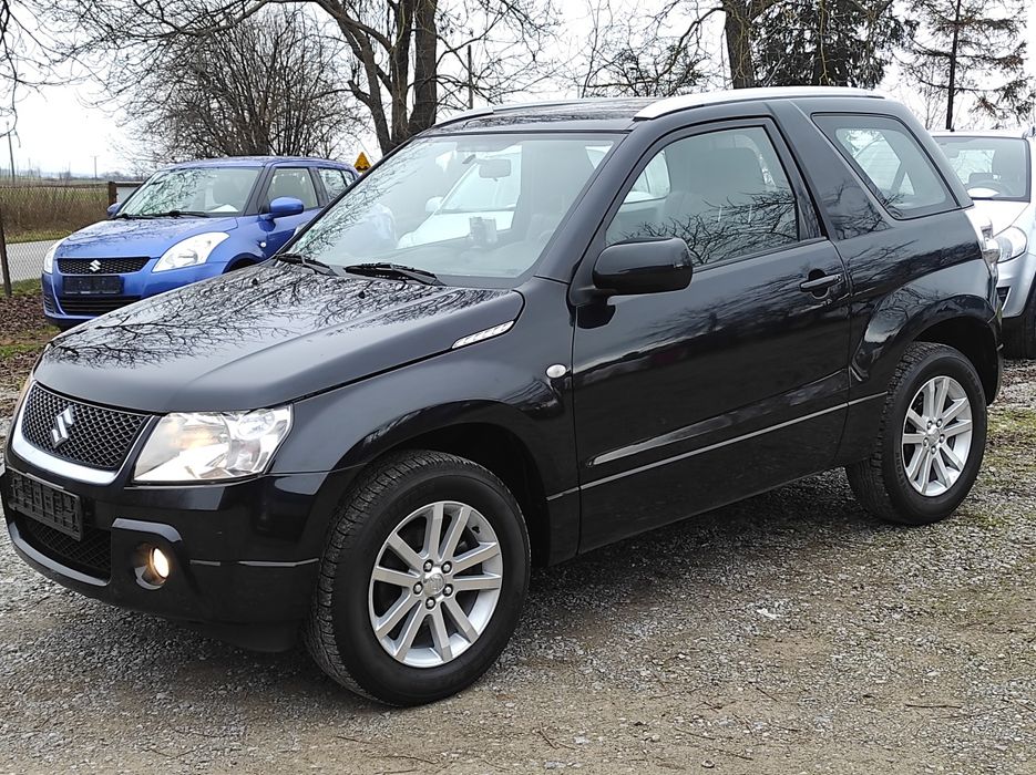 Suzuki Grand Vitara wersja  Black & White 4x4 benzyna