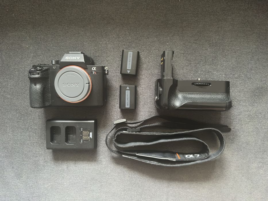 Sony a7RII (42.4MP) | Niski przebieg 44k | Grip + 2 akumulatory
