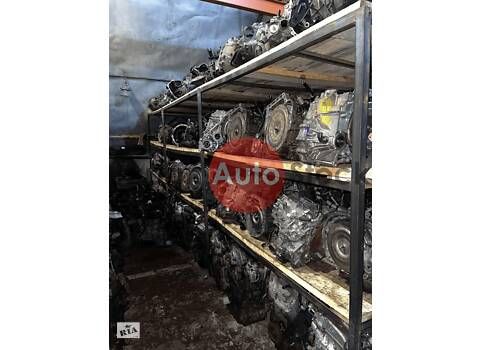 Решітка радіаторна Mazda 323 BA седан, рік 1994-1997