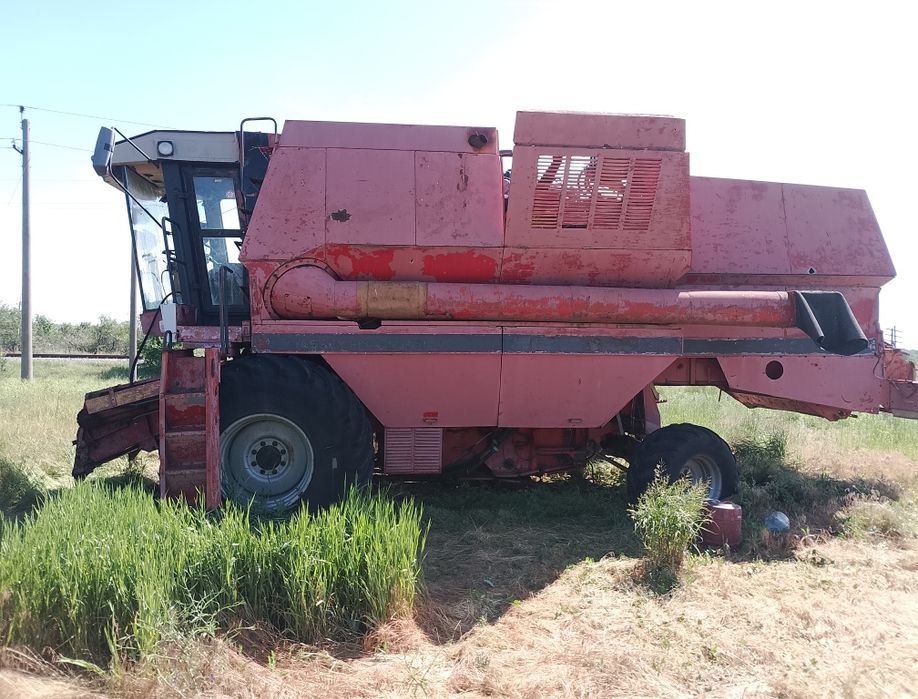 Продам комбайн Массей Фергюсон 38 RS з двигуном ЯМЗ - 238