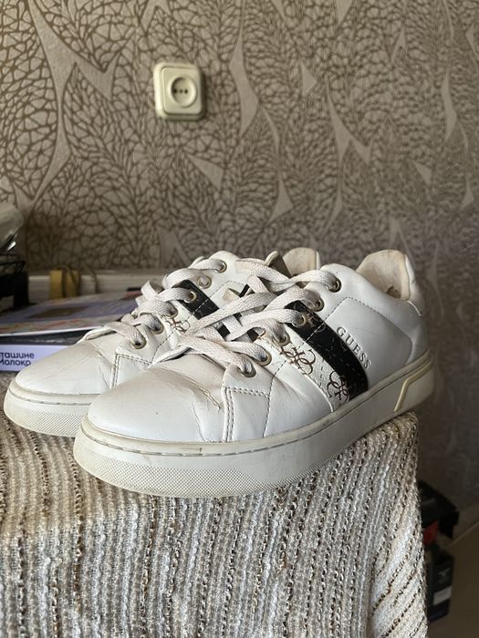 Кроссовки guess женские