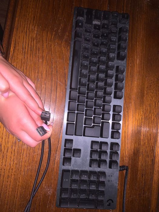 G513 CARBON (TACTILE)