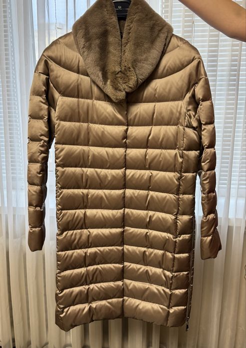 Продам пуховик-пальто  Carardli с мехом 42-44 р