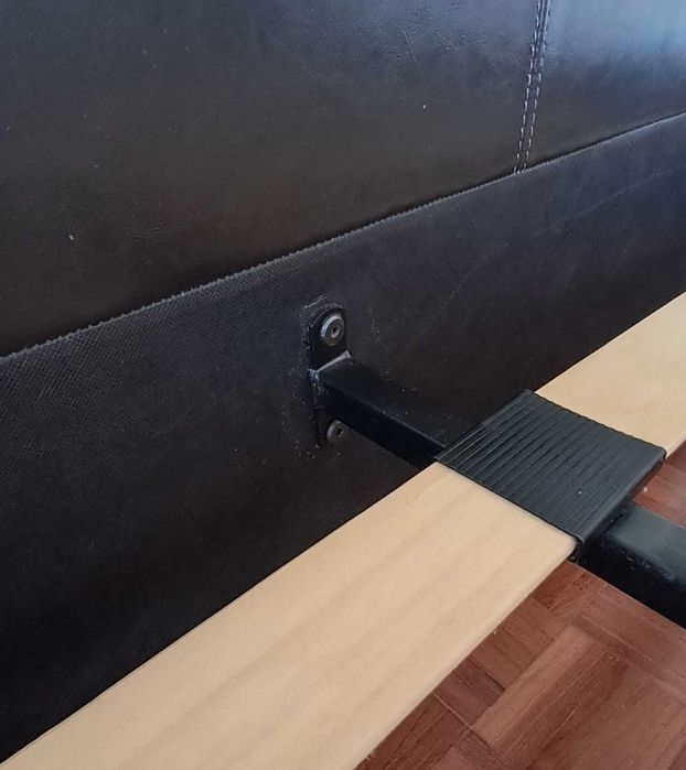 Cama casal c/ cabeceira + estrado - como novo