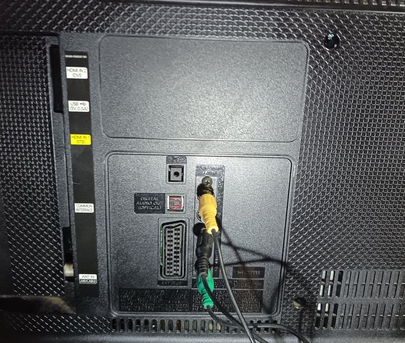 TV Samsung 73cms x 0,49cms