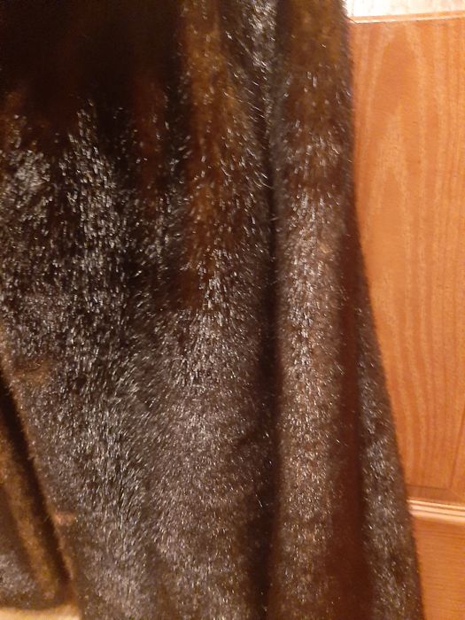 Полушубок НОВЫЙ, шикарный.