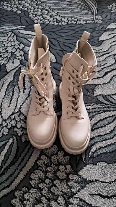 Sprzedam buty zimowe damskie