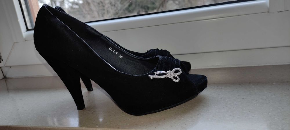 Szpilki czółenka czarne impreza studniówka rozmiar 38