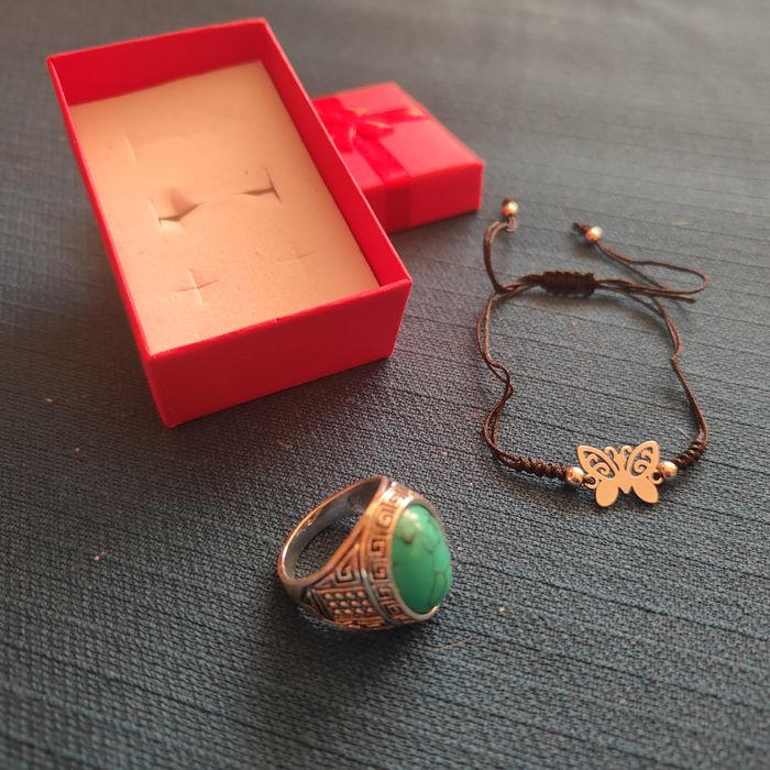 NOWY Piękny pierścionek z bransoletką.