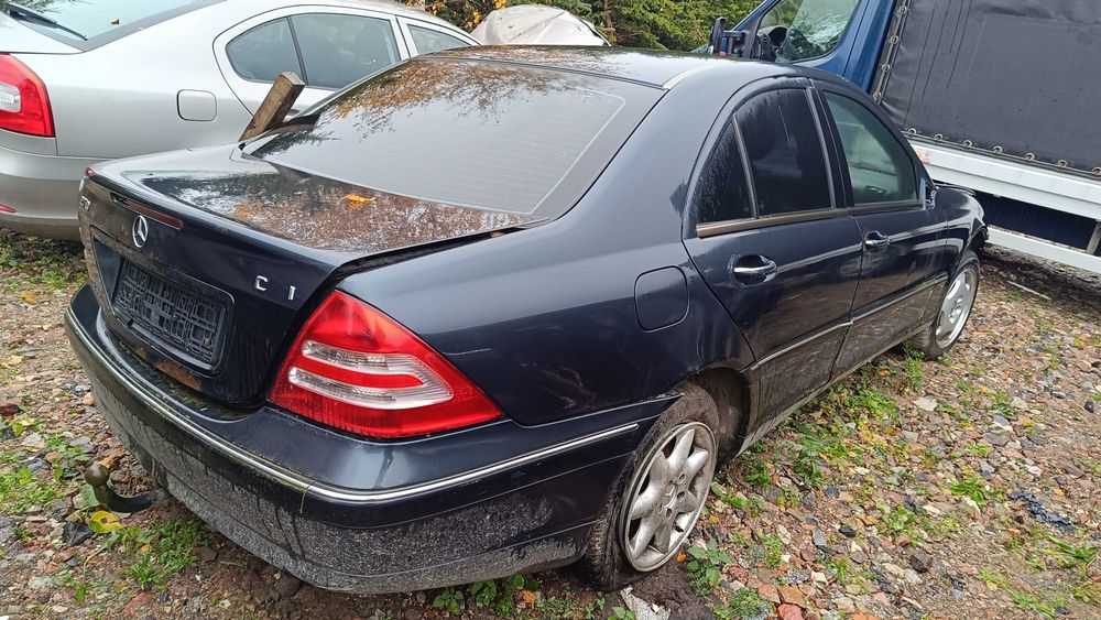 Mercedes E-klasa W211 Cały na części