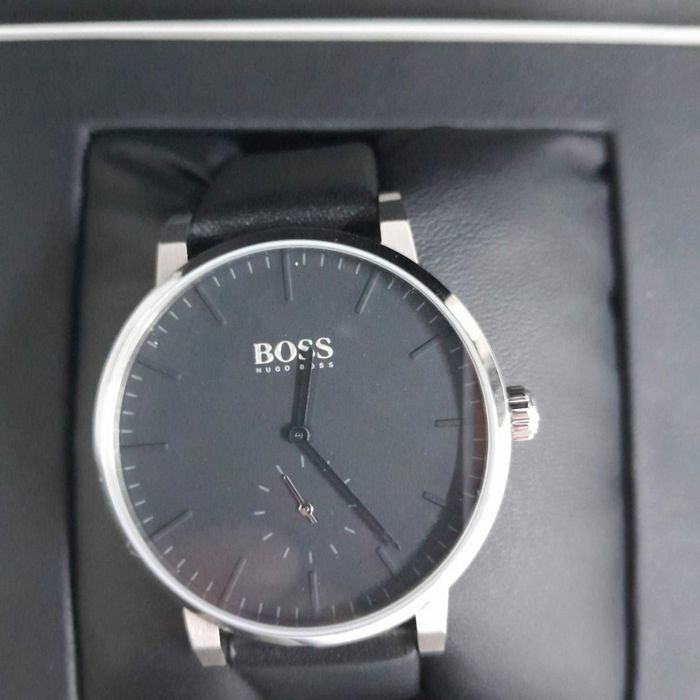Чоловічий класичний кварцовий годинник Hugo Boss Essence 1513500
