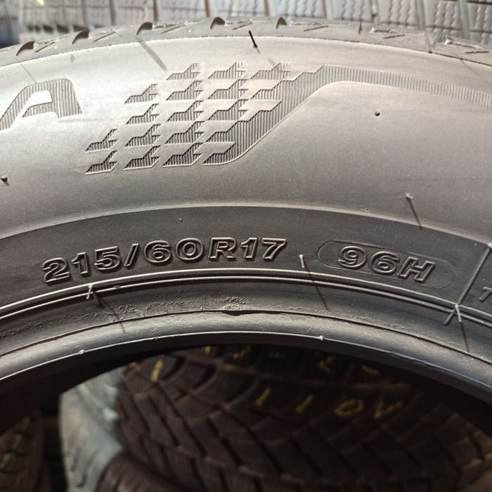 215/60R17 Bridgestone Turanza T005