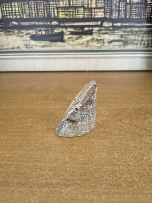 Szklany przycisk do papieru Iittala – Made in Finland