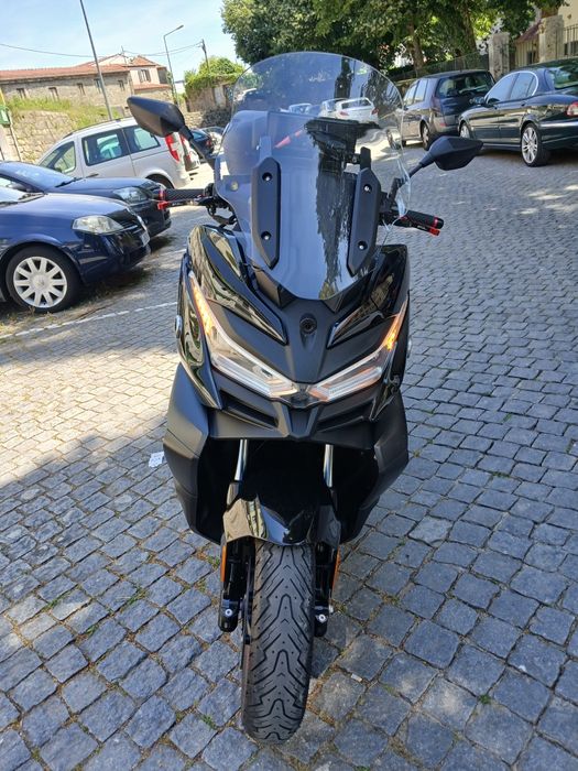 Voge  Sr4  Max T