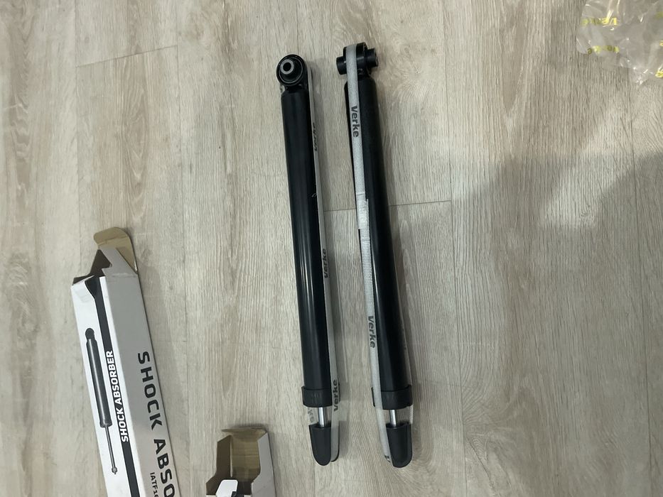 Amortecedores ( traseiro) novos  Golf 4 Verke – Ainda Lacrada