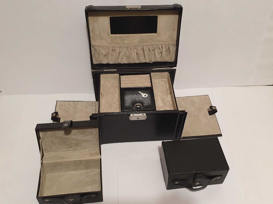 Kuferek kosmetyczka na biżuterie czarna skóra ekologiczna nowa