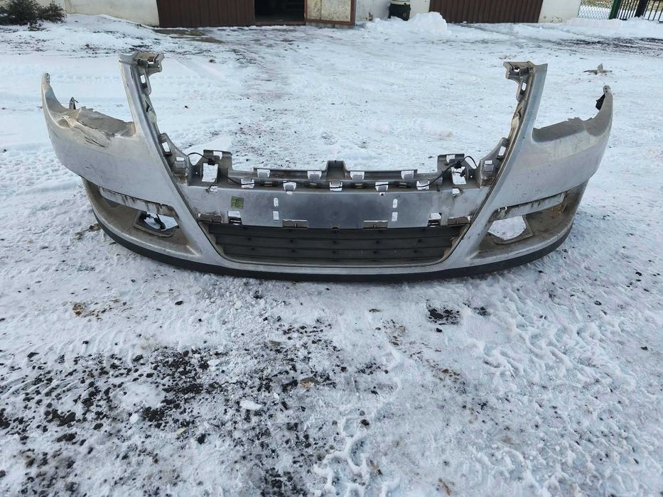 Zderzak przedni Volkswagen Passat B6