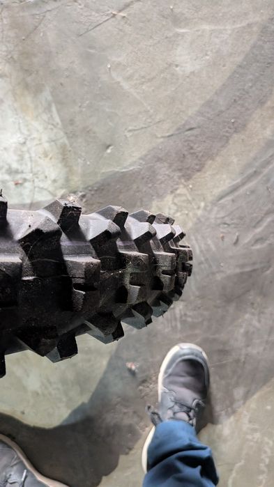 Pneus enduro e estrada