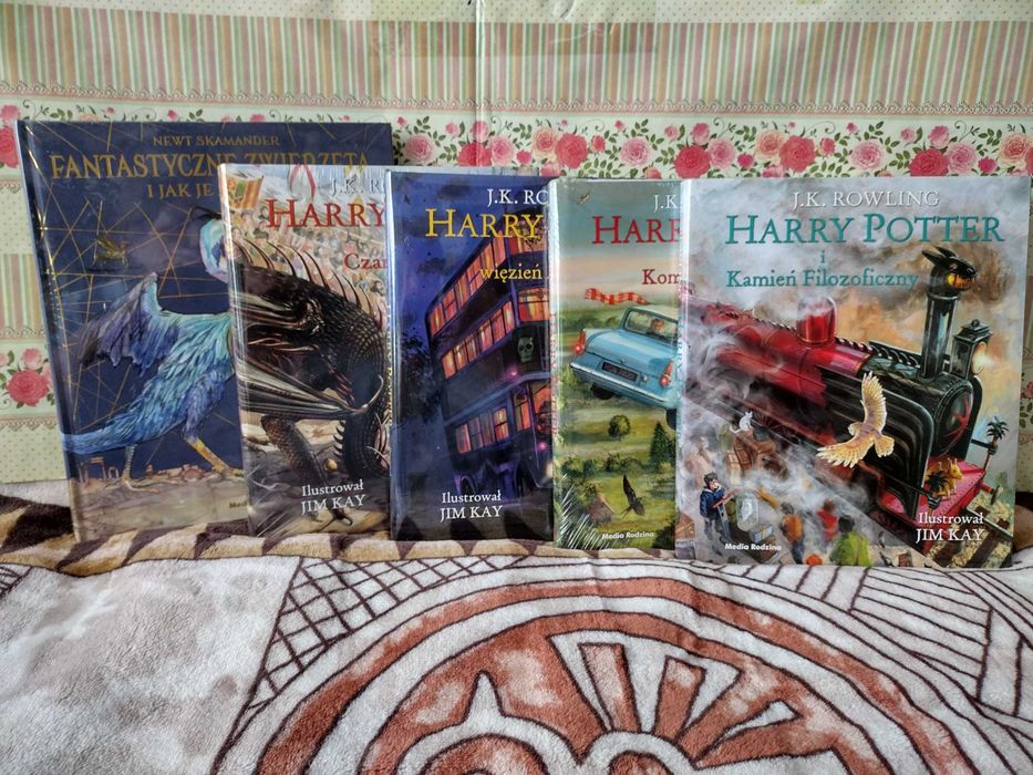 J.K.Rowling- "Harry Potter" - 5 książek w wersji ilustrowanej