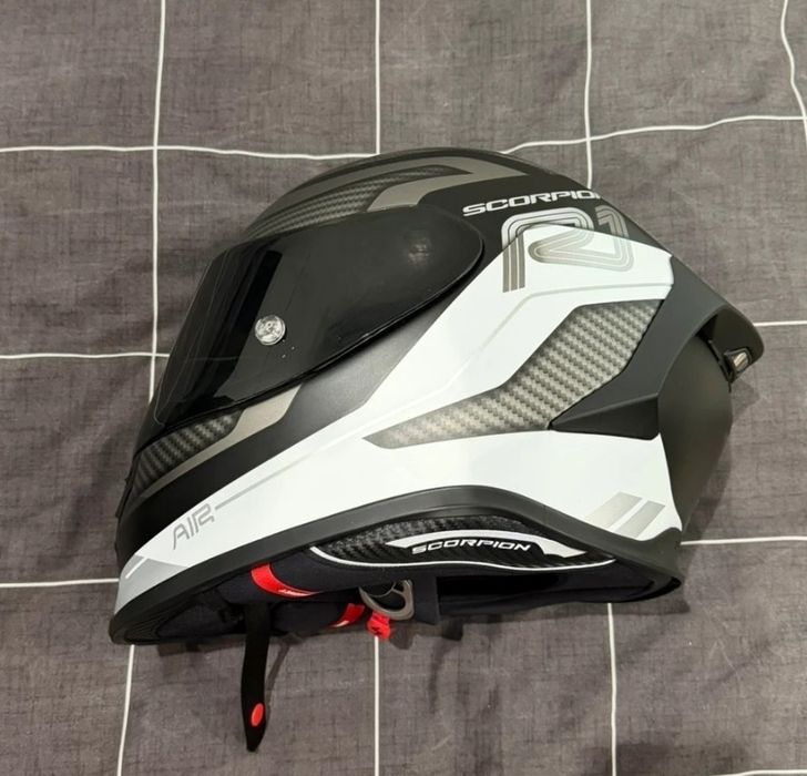 Capacete Scorpion exo r1