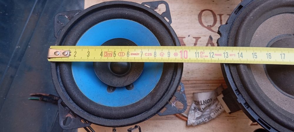 6 Autofalantes e 2 Twitters auto