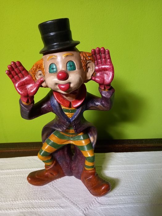 Vendo Mealheiro pintado à mão  em cerâmica!