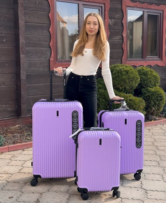 Чемодан вализа 4 колесны Цвета на выбор Валіза дорожная