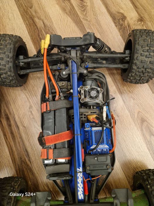 Traxxas Sledge (Zmodyfikowany + części)