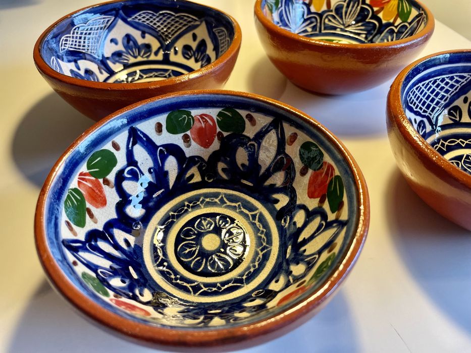 Tigelas de cerâmica portuguesa assinadas “F Agostinho V. Alentejo”