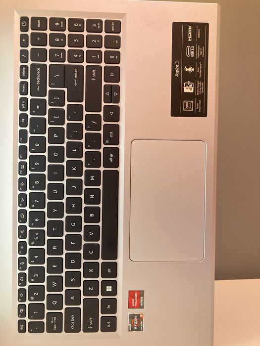 Acer Aspire 3 1TB 16Gb Ram AMD Ryzen 5 7520U Bateria 93,7% Windows 12