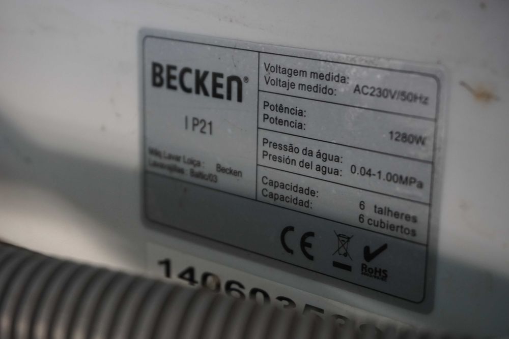 Máquina de Lavar Copos Becken – Compacta para Bar/Café