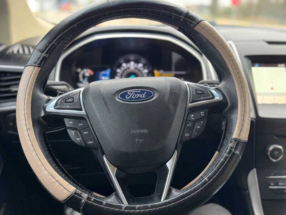 Ford Edge      2018