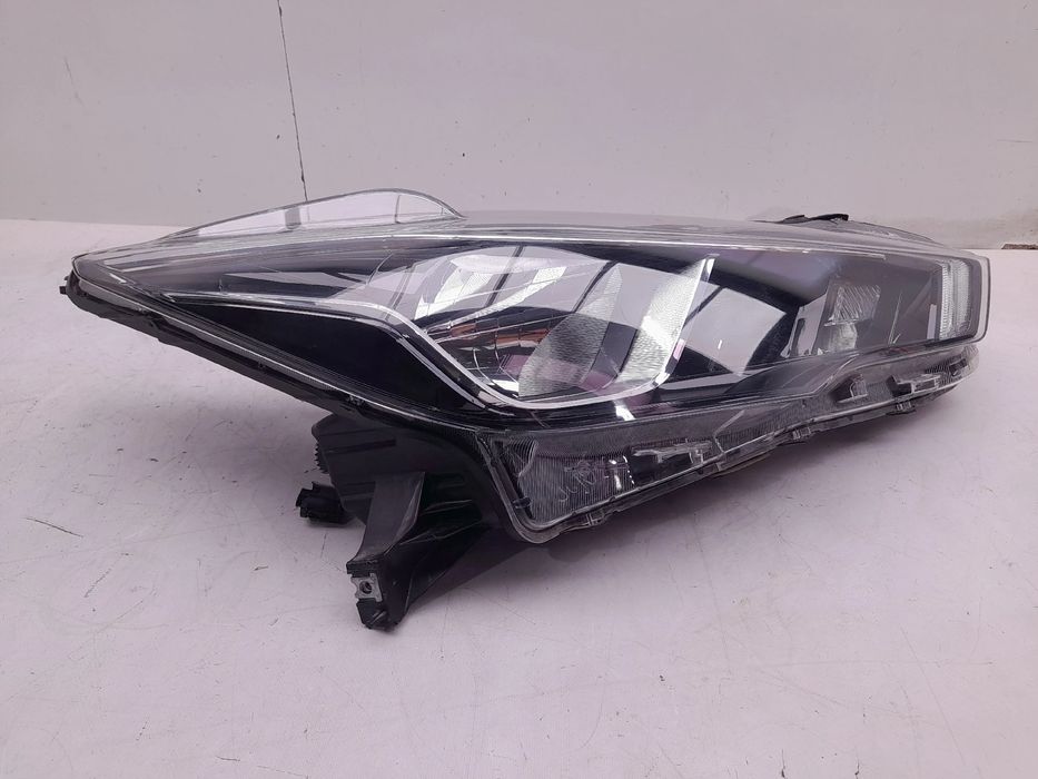 Ótica / farol direita NISSAN Micra V (K14)