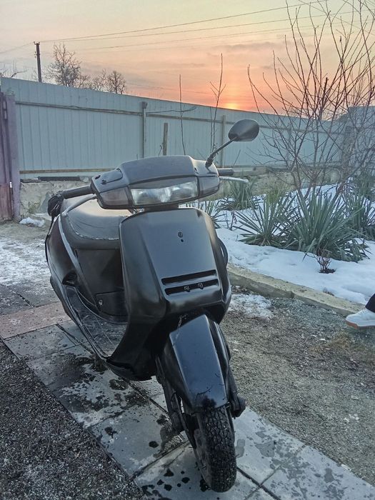 Продам скутер Хонда леад аф 20 срочно!