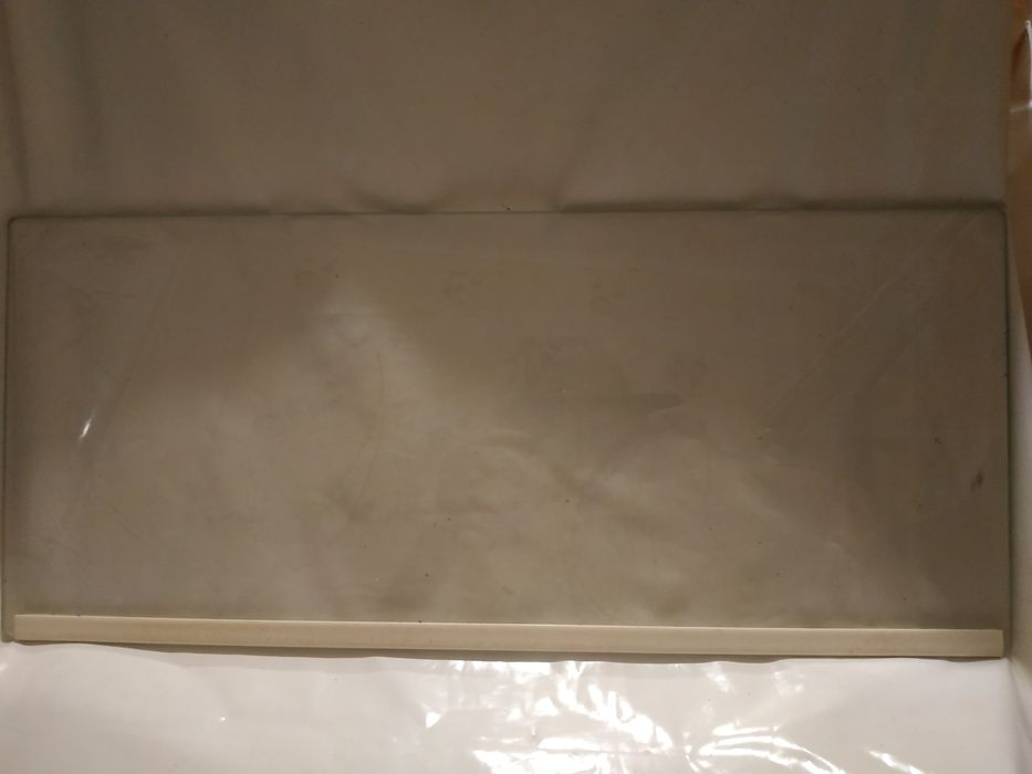 Полка стеклянная в холодильник