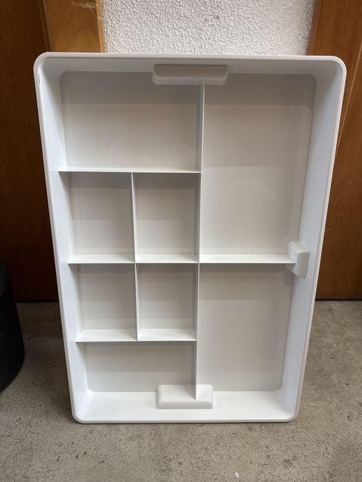 Acessorios para gaveta com 8 compartimentos.