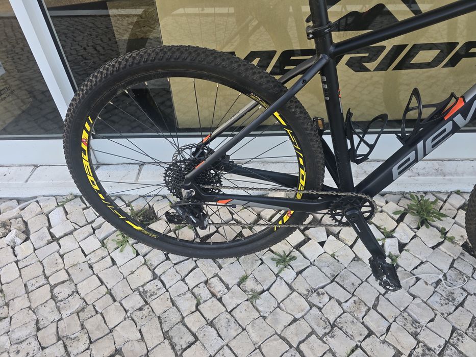 Btt 29 L 11x1v semi nova
