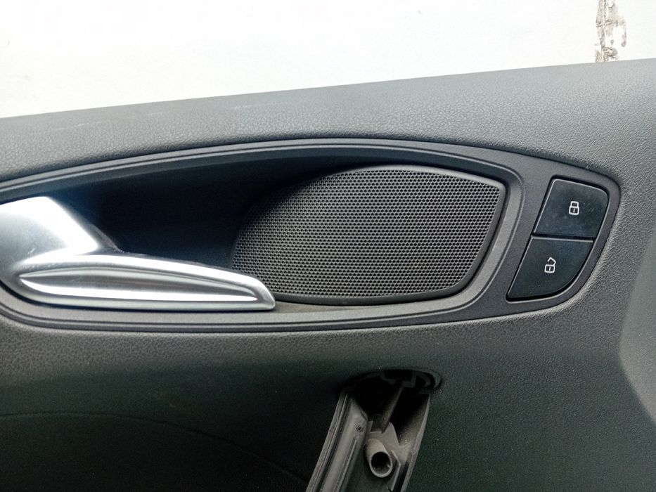 Forra porta / quartela frente esquerda AUDI A1 Sportback (8XA, 8XF)