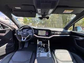 Volkswagen TOUAREG 3,0 л TDI 286 к.с. Rline 8-ступ. АКП