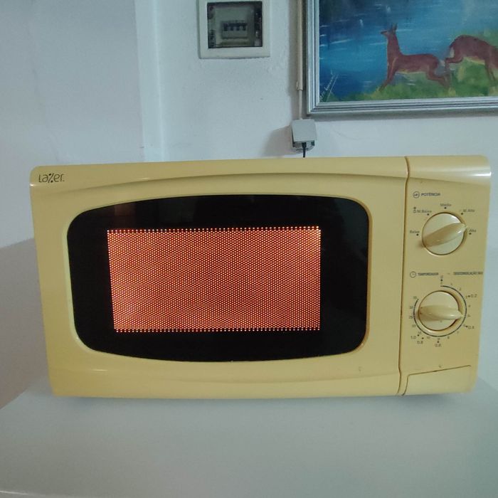 Microondas marca Lazer