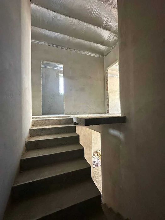 Продаж таунхауса 155м2 з гаражем в місті, поруч все необхідне!