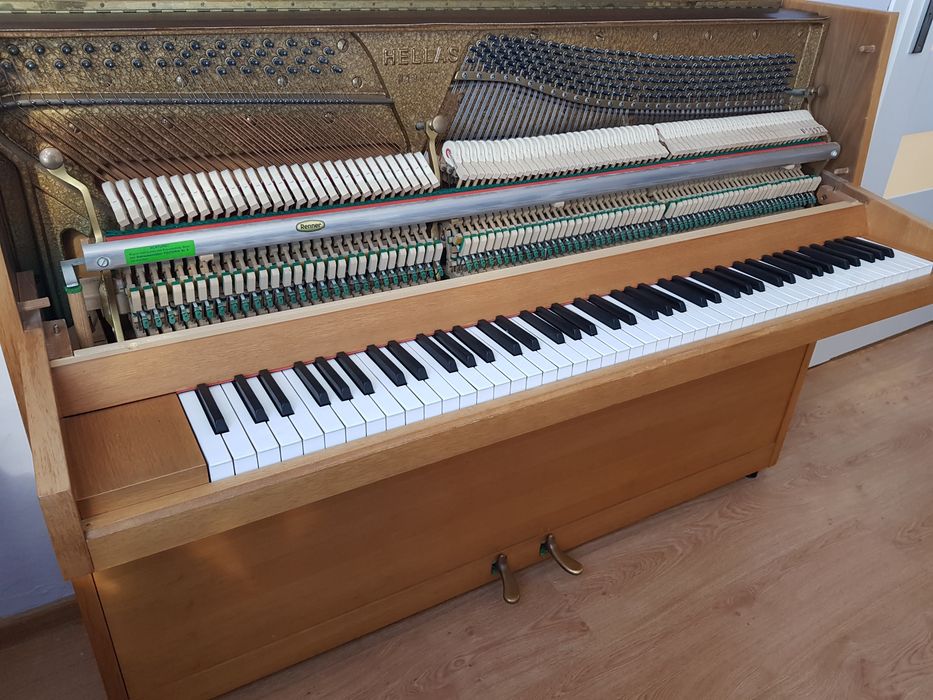 Sprzdam pianino HELLAS w bardzo dobrym stanie
