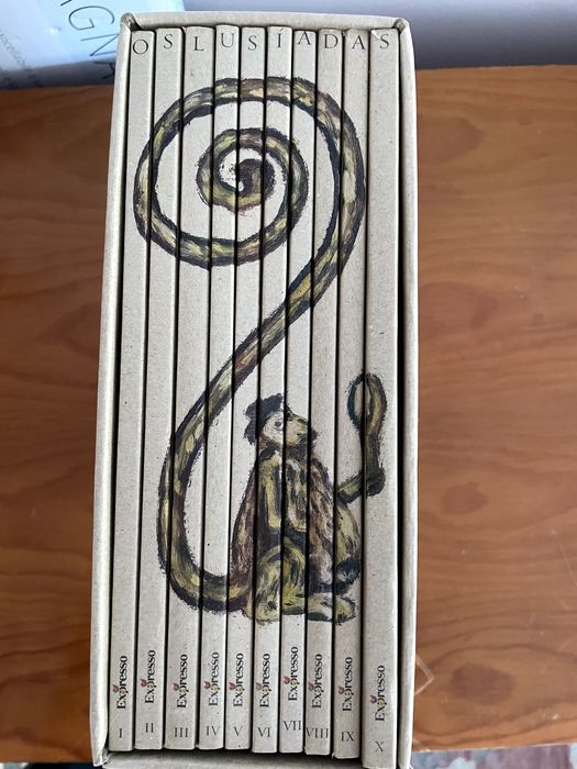 Conjunto de vários livros em bom estado